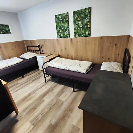 بيت ريفي Gaestehaus Back *