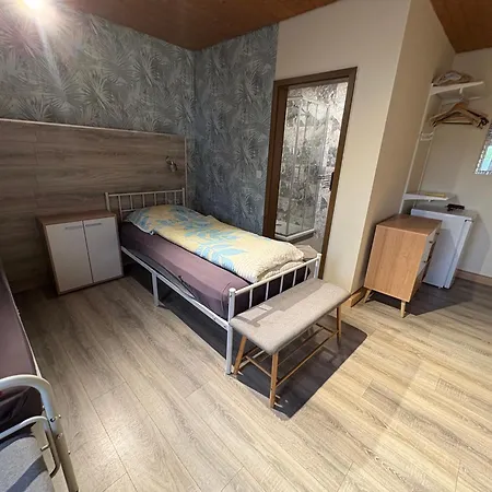 Gaestehaus Back *